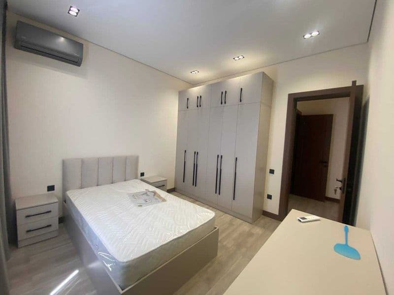 Новый дом в отличном состоянии. 2 этаж 4-этажного дома, 2 ко