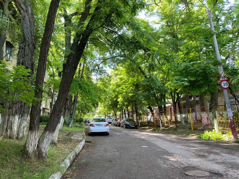 Сдаю свою 2 х комнатную на Ц 2 в центре города. Без животных