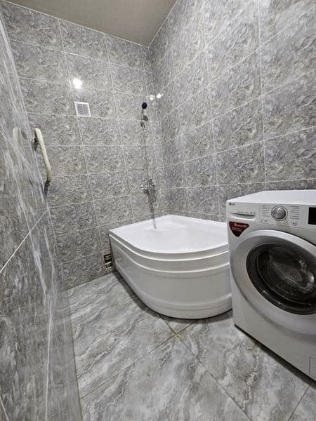 Гофур Гулом метро якинида кизлага ва аелларга квартира. Метр — фото 5