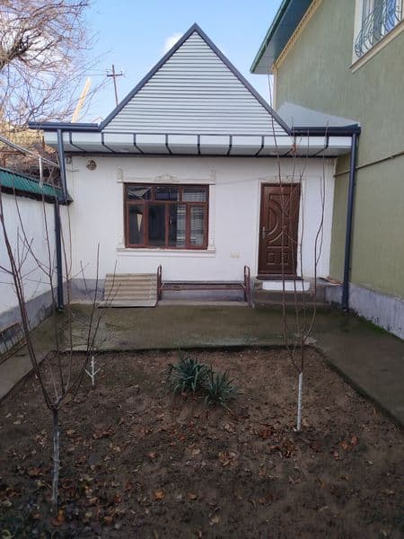 Uyimiz Mirobod tumani shimoliy vakzal oldida metrogacha 10 m