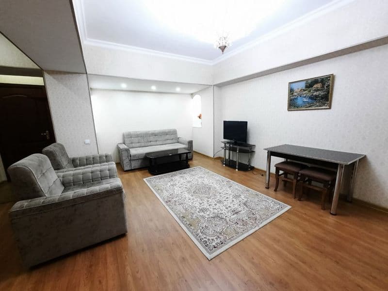 Полностью укомплектованная двухкомнатная квартира находится  — фото 2