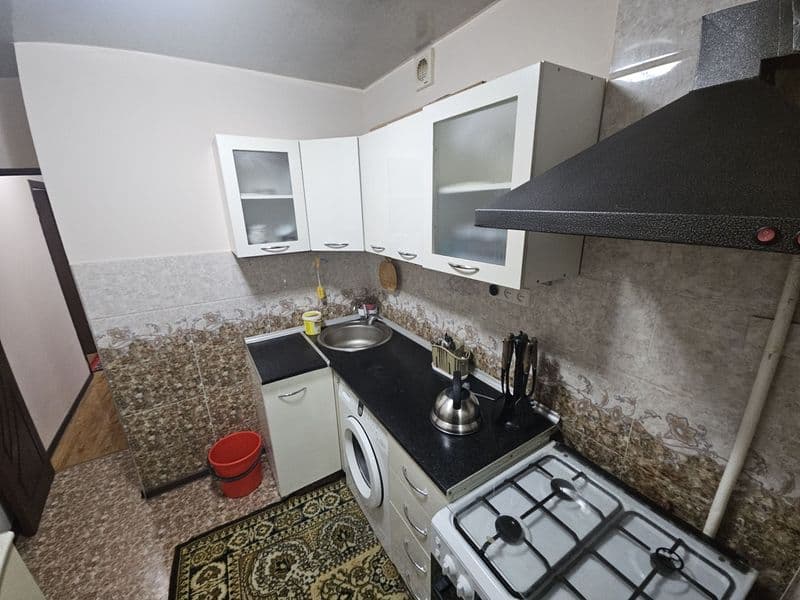 Аренда чиланзар 5.  Трёх комнатная.  Балкон 2*6.  Есть телев — фото 2