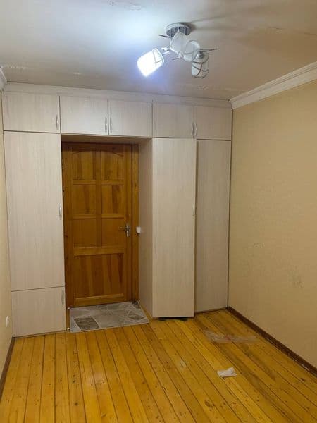 Ўқийдиган ва ишлайдиган Қиз болалар учун Квартира. 4-хонани 