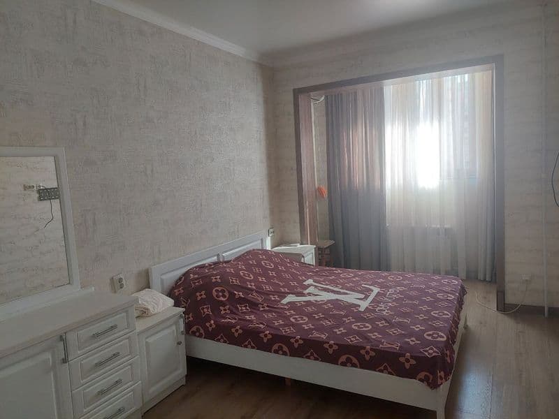 Мирзо Улугбекски район.Арентр паркентски уз газоил заправка 