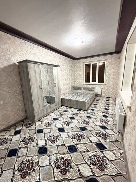 Квартира расположена прямо возле Olmazor metro — удобное мес