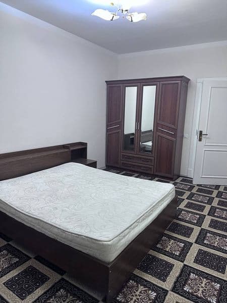 Юнусабад 15 квартал 2/5/9  500 у.е. Факат оила куйилади.<br 