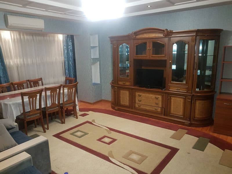 В центре города , отличная локация ,+Метро . Аванс минимум н — фото 2