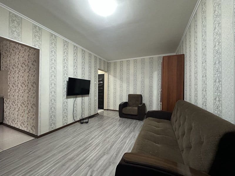 Срочно!!<br />
Юнусабад- 7 квартал.<br />
Сдается в аренду.<