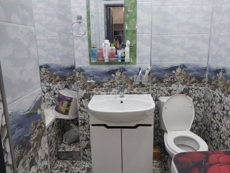 Sergili 2-bekat yonida kvartira bor.  Qizlar uchun. Narxi 65