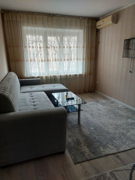 Чиланзар 5квартал м.Новза 1-комнатная 3-этаж 4этажного дома 