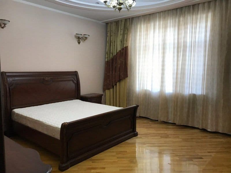 В самом центре города <br />
<br />
Гос Россия <br />
<br — фото 5