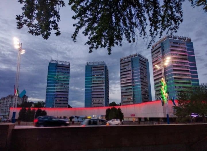 Район: Мирзо Улугбекский <br />
<br />
Кўча: Метро Хамид Оли