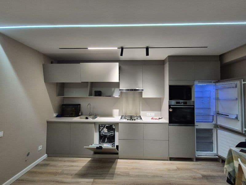 Сдаётся 2/4/4 с новым ремонтом, мебелью и техникой ( холодил — фото 5