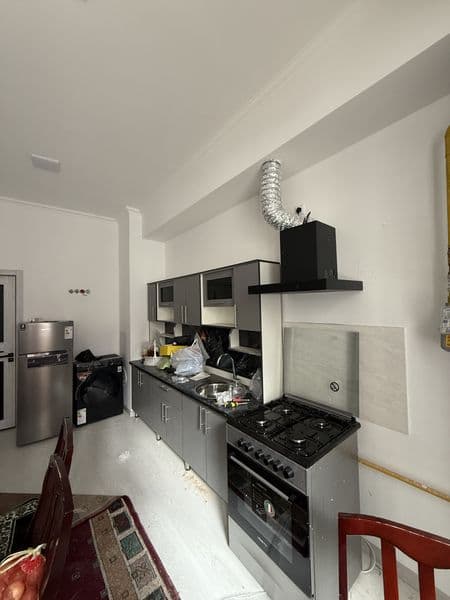 Jahon tillari literaturniyni yonida  1 ta dona qiz kerak ham — фото 3