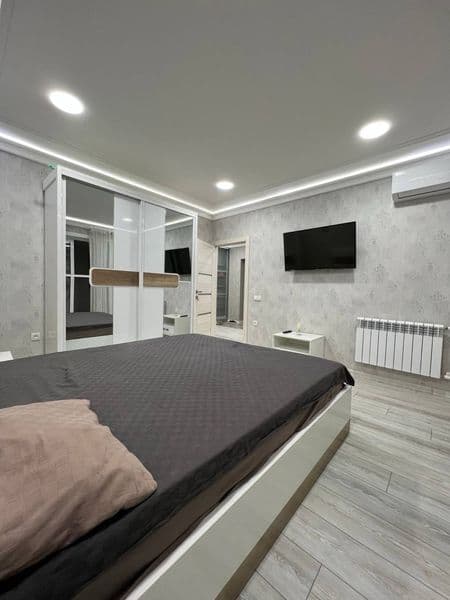 Срочно сдаётся Мирзо Улугбек район<br />
Дархан 4х Комнатная