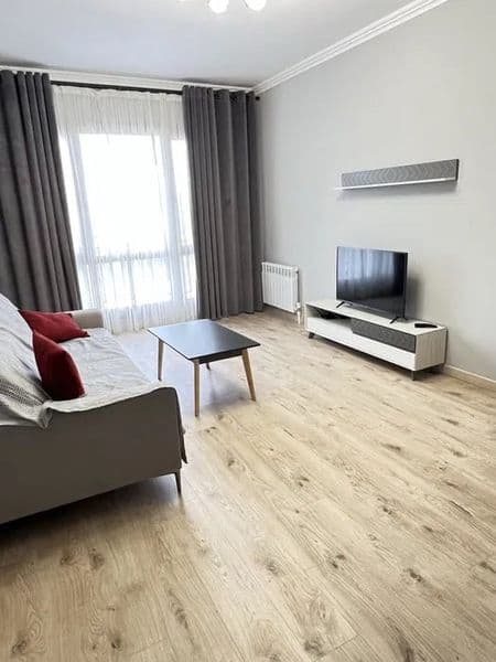 Сдаётся шикарная 2-комнатная квартира в Новостройка<br />
<b — фото 2