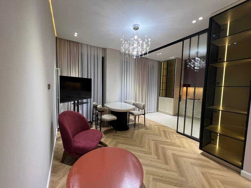 Уникальное предложение аренды в самом центре города<br />
<b — фото 2