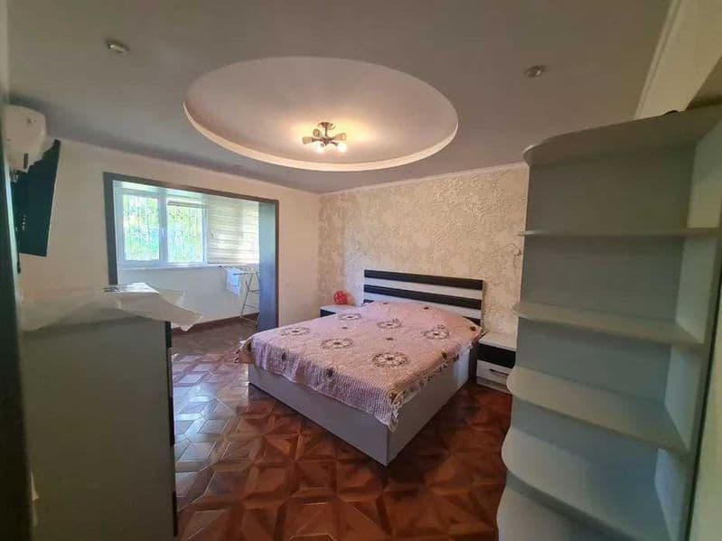 Район: Мирабадский<br />
Адрес: Ойбек метро <br />
Рядом ест