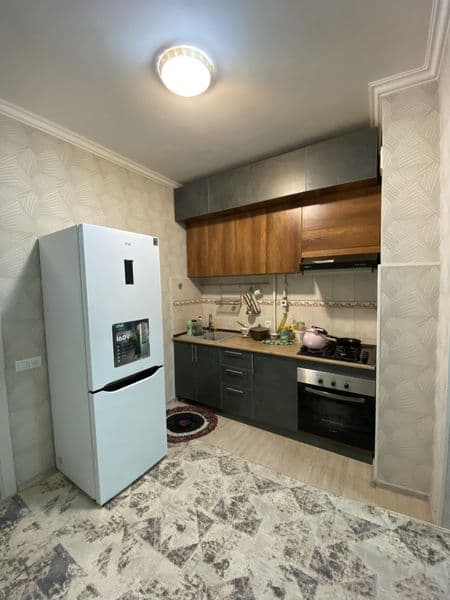 Арендага 3 хонали квартира берилади <br />
<br />
• 2 - кава