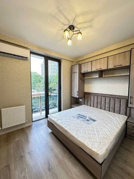 Maksim Gorkiy" B.I.Y metrosining chiqishida.<br />
Uy holati — фото 4