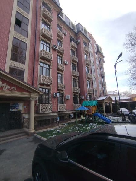 Срочно сдаётся мордоузбекский район в Дархан жилой комплекс 