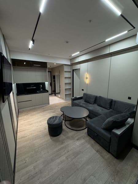 Комнат: 2  <br />
Этаж : 5 <br />
Этажность: 27<br />
Обшая 