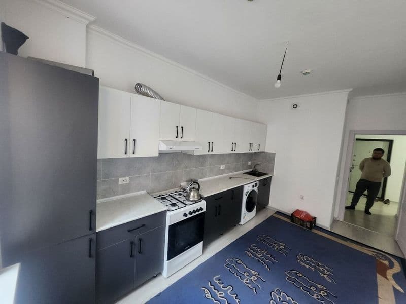 Бектемир Водникда <br />
2 хона 5 этаж 330$<br />
Барча жихо