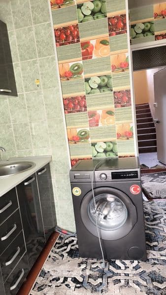 Uchtepa tumani 22 kv<br />
1-etaj 2 xona<br />
Hamma sharoit