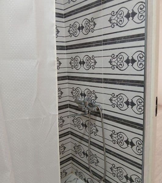 Maksim Gorkiy" B.I.Y metrosining chiqishida.<br />
Uy holati — фото 3