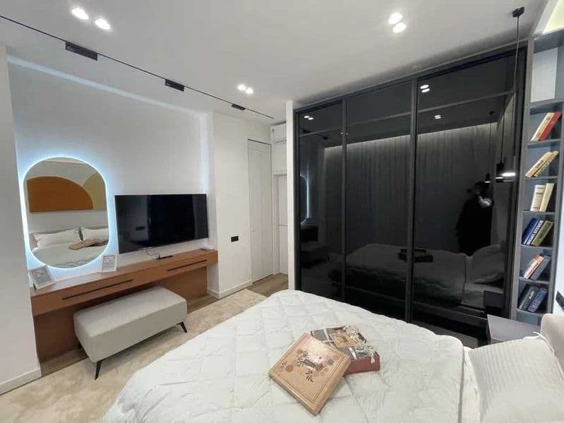 Район: Яккасарайский<br />
Адрес: Бабур<br />
<br />
• Комна — фото 2