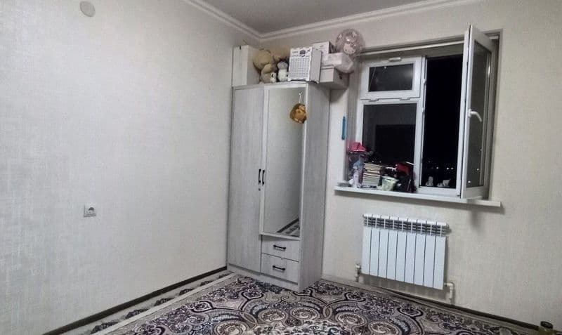 Xonada yashash uchun ozoda va toza qizga joy ijaraga berilad