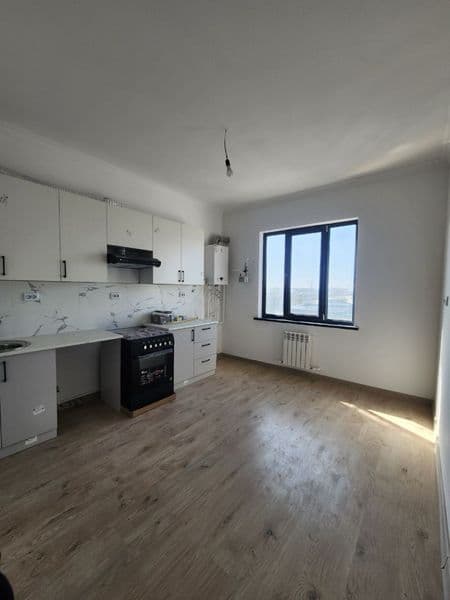 Квартира пустая новая ни кто не жил только кухня