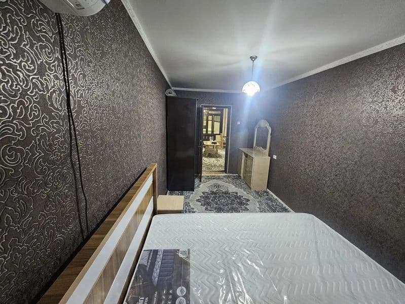 Срочно здайутса квартира<br />
Юнсабод 11 кв район метро мег