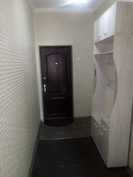 Kvartira qizlaga 1 xona 2 qilingan zal bosh 2 ta qiz kere 10