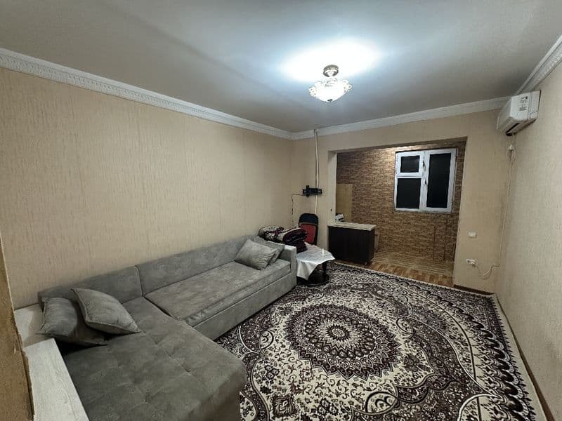 Сдам в аренду однокомнатную переделанную в две комнаты кварт