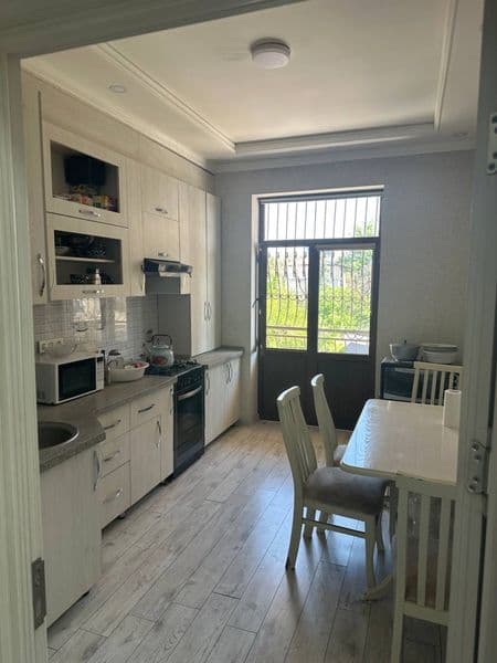 Сдается 3 комнатная квартира в ЖК Зарафшан<br />
В квартире 