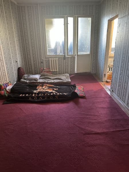 Yunusobod 11 kv megaplanet oldida 2 ta bolaga joy bor<br />
