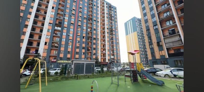 Янги хаёт Янги дархон 2/ 41 дом 2 хоналик хамма шароити бор.