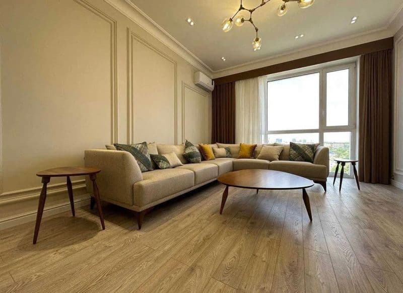 СДАЕТСЯ Oybek 3-хкомнатная 137м2<br />
д  ул Шефченка в цент