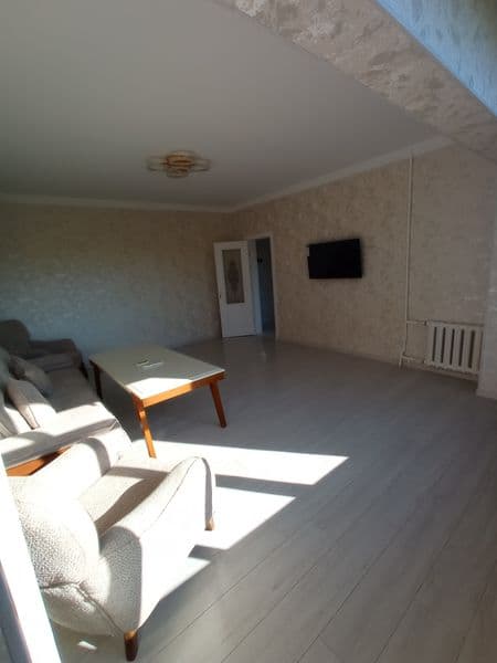 Chilonzor 16 arentir uy bozor oldida <br />
O'zimni uyim Bol