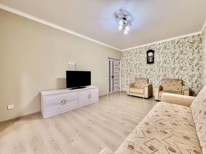 2/4/4 (60 м2)<br />
Кирпич,77 серия <br />
МирзоУлугбекский 