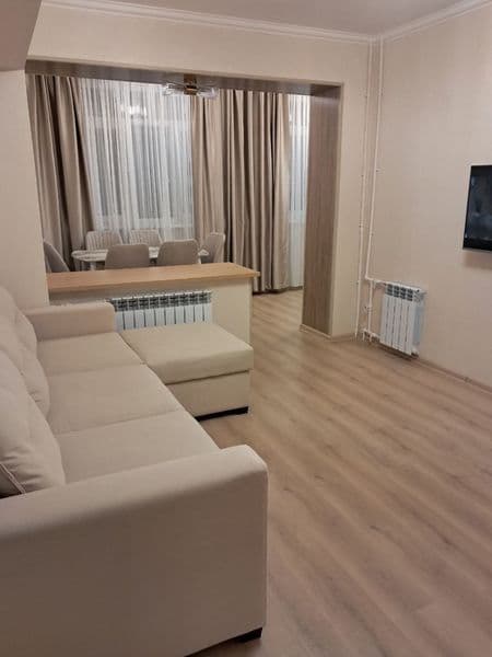 Сдается в в аренду 2 комнатная квартира ,рядом станция метро