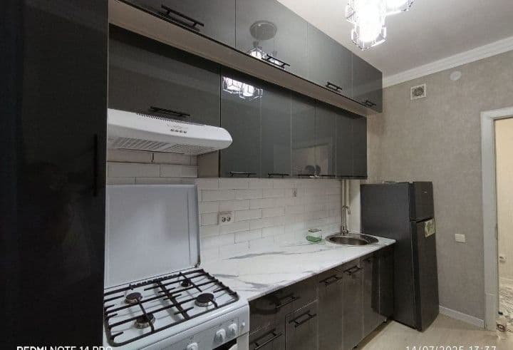 Сдам квартиру на рисовом<br />
1/4/6<br />
330 долларов <br 