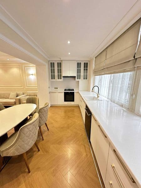 Сдаётся просторная, уютная квартира в центре города, имеющая — фото 4