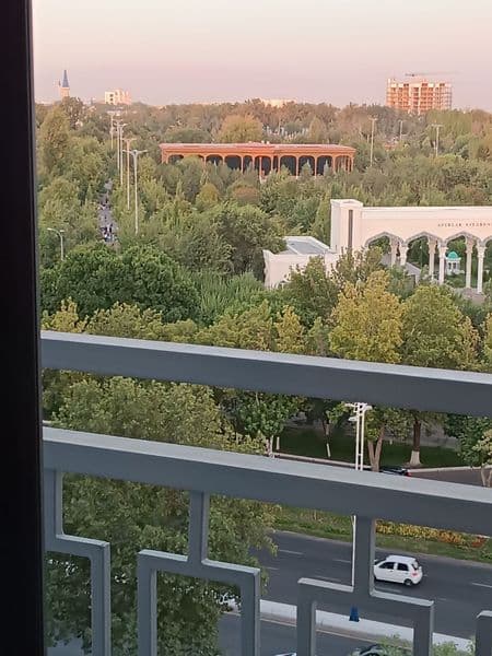 Uy yani va  barcha qulayliklarga ega, Milliy bogʻ metrosiga 