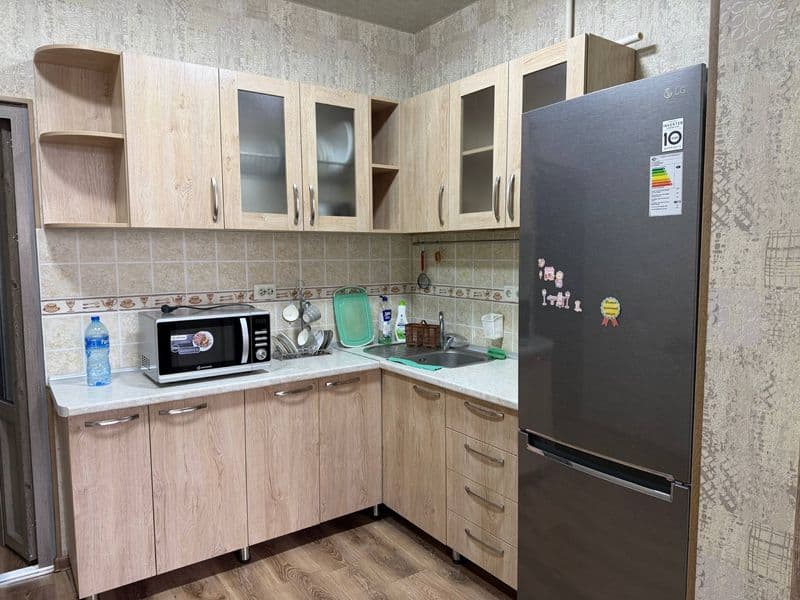 Квартира ни разу не сдавалась <br />
С мебелью с техникой