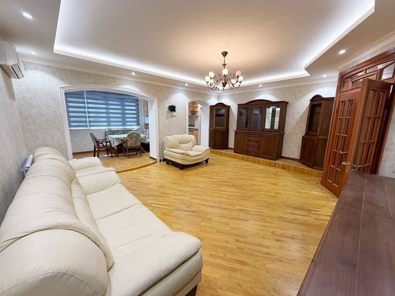 Аренда 900$<br />
3/4/4<br />
Общая площадь: 95 м2<br />
2 с