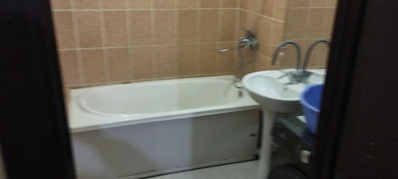 Сергели 8-худудда 2-хонали уй оилага ижарага берилади Уй 3 э