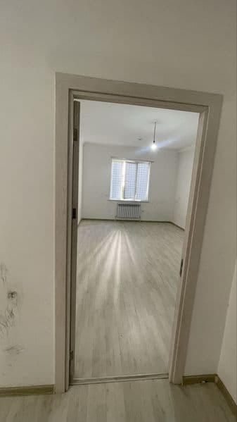 3 xonali uy ijaraga beriladi. Kvartirada gaz plita va kondit — фото 3