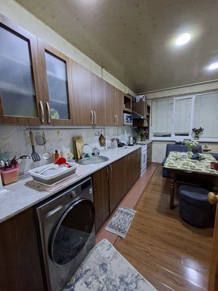 В квартире живет хозяйка и одна девушка. Зал остается свобод — фото 4